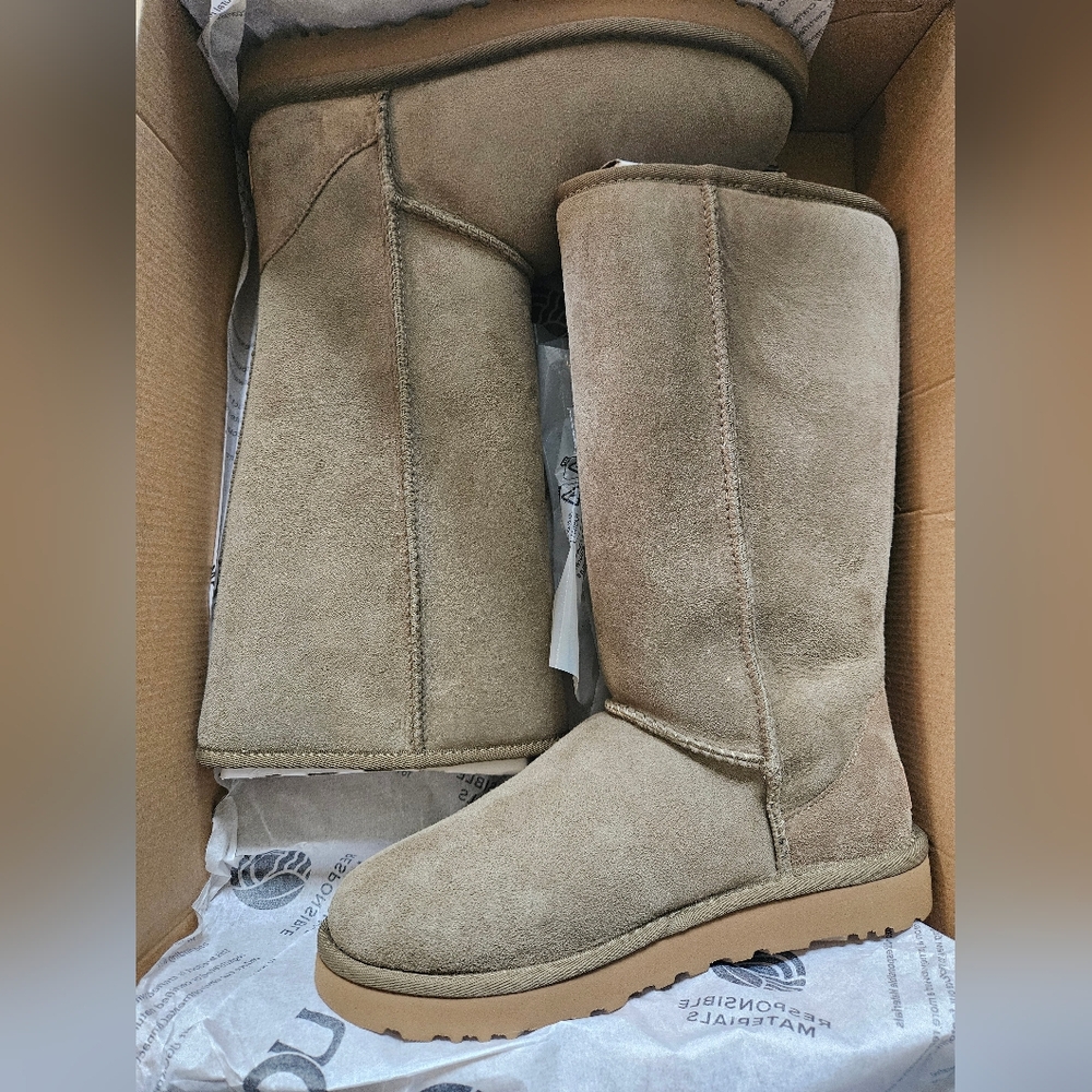UGG CLASSIC TALL II Antelope Size 7